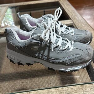 Skechers D’Lites Women's Gray and White Sneakers